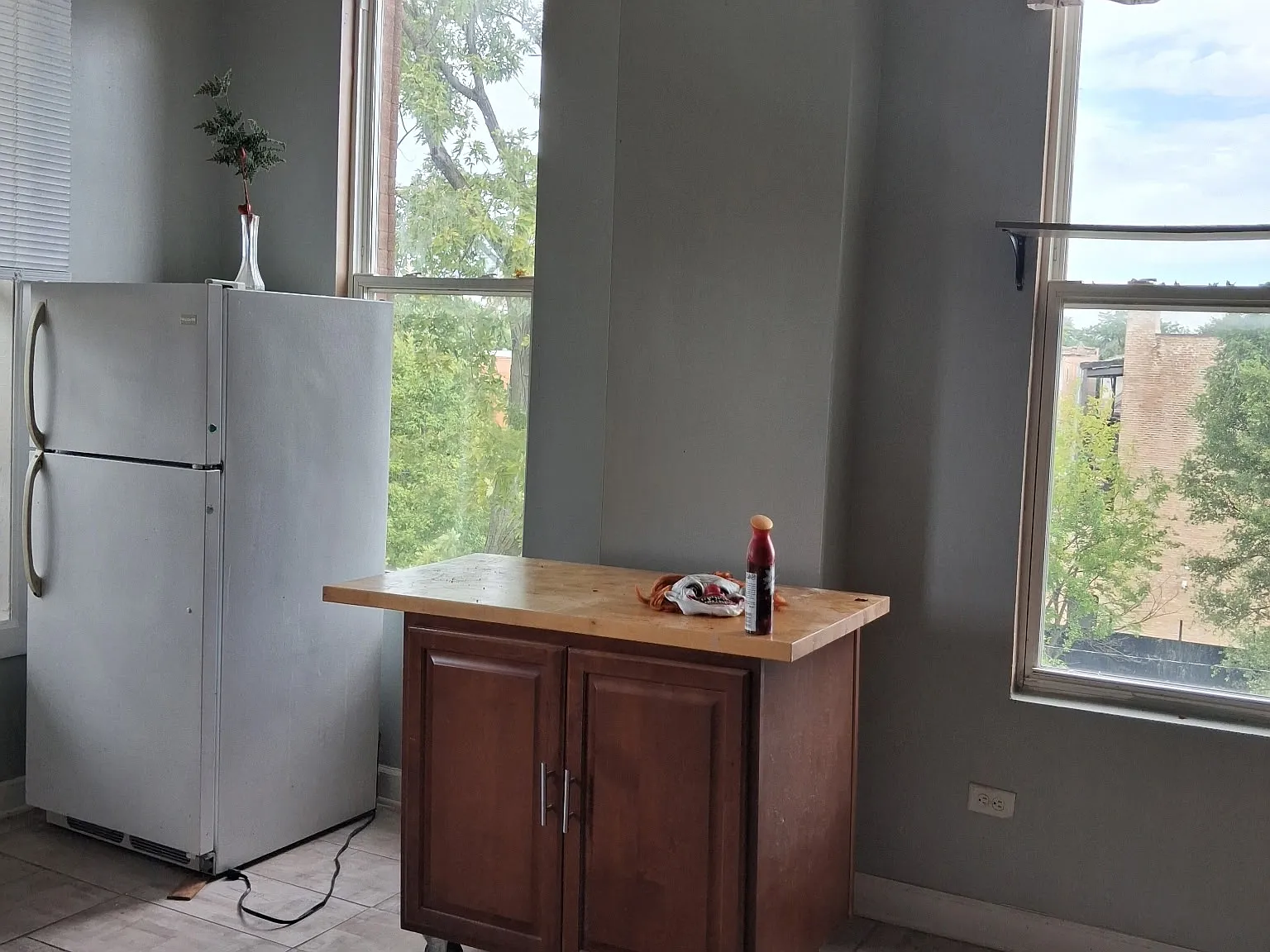 3 bed, $1,600 — Photo 3