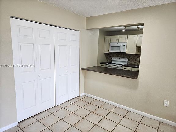 4th image of 802 NW 87th Ave APT 312