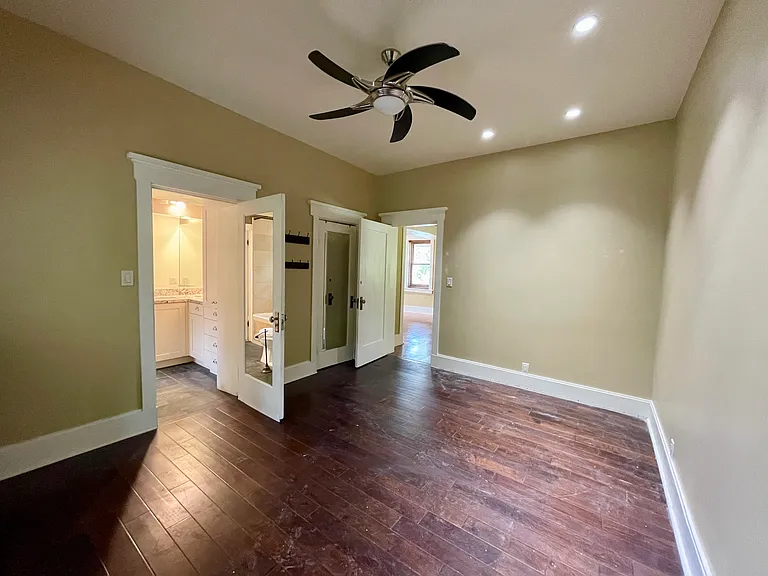 502 N 200 W — Photo 16