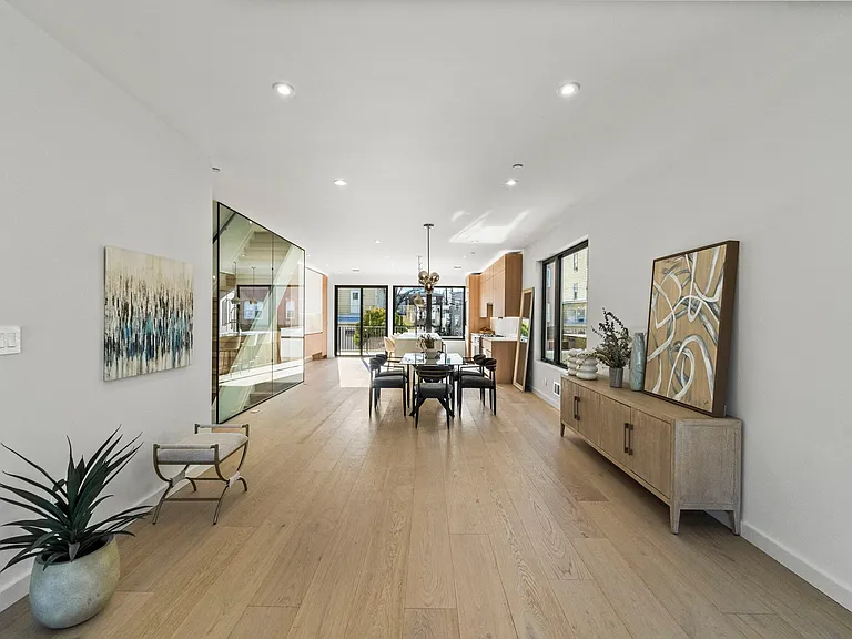 222 Washington Pl — Photo 32