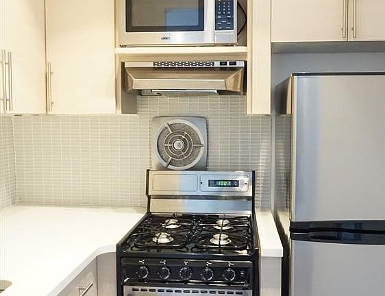 4th image of 4 Park Ave APT 10F