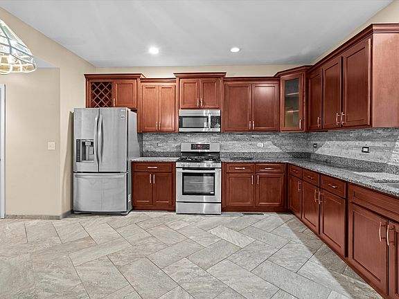 5th image of 11257 Melrose Ct
