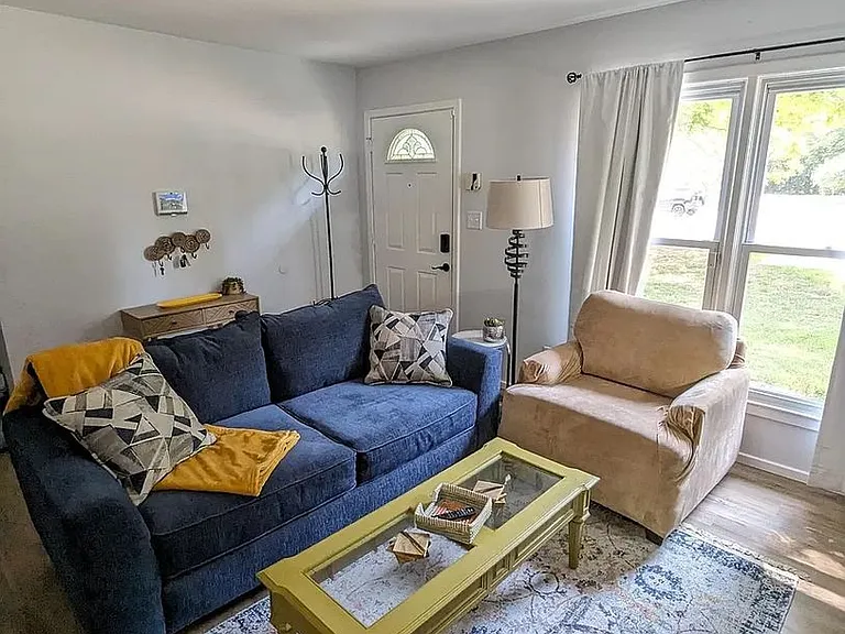 3412 Merrill Pl — Photo 6