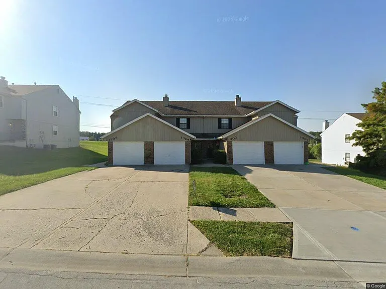1303 SE 8th St — Photo 1