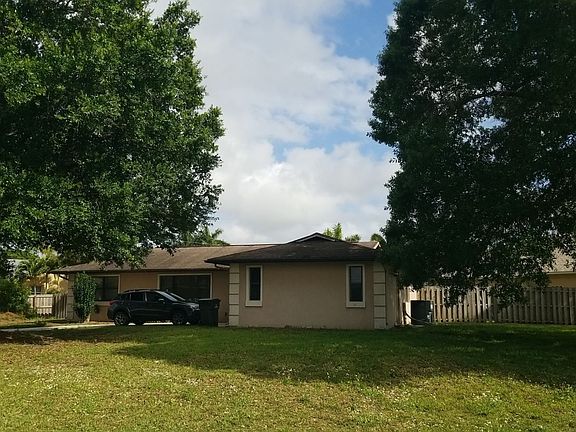 2nd image of 1662 SW Carillo Ave