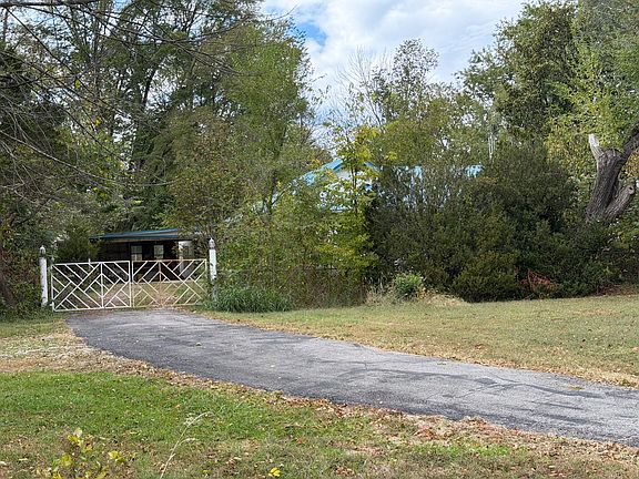 2nd image of 2207 State Highway M