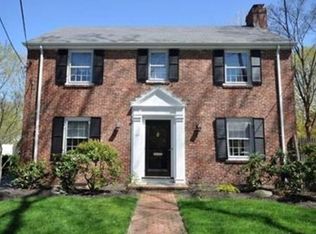 187 Reservoir Rd, Brookline, MA 02467