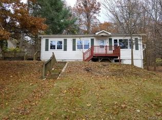 2 Roberts Dr, Monroe, NY 10950