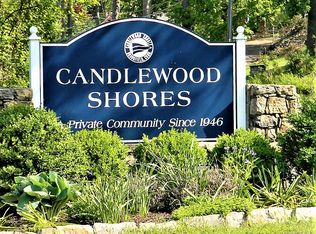 13 Berkshire Dr, Brookfield, CT 06804