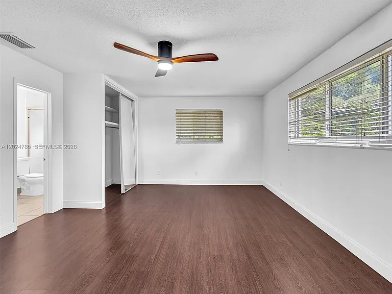 4500 SW 42nd Ter — Photo 34