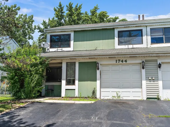 1744 De Forest Ln, Hanover Park, IL 60133