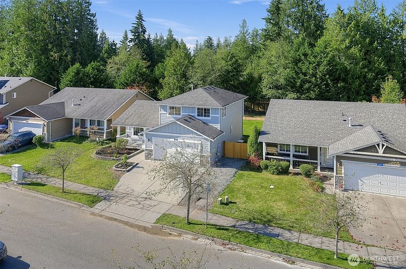4th image of 225 Brittany Street