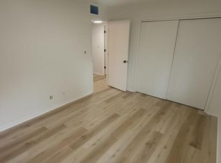 730 Renshaw Ave APT 6, Carmi, IL 62821