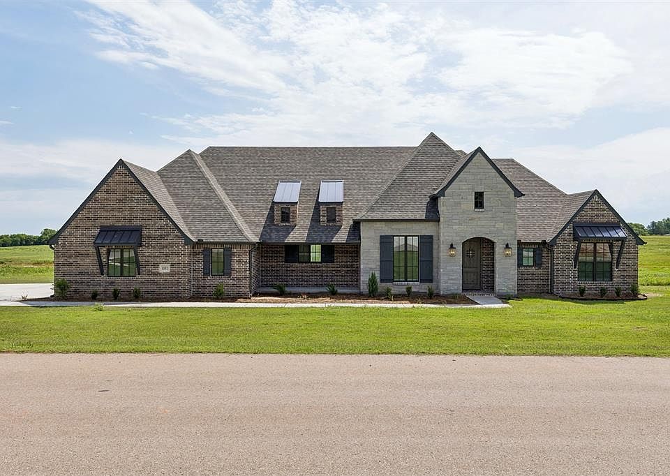 1st image of 1152 Trunci Way