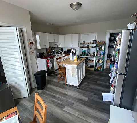 4th image of 10 Belmont St #8