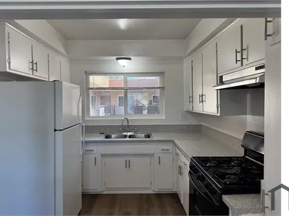 11860 Chandler Blvd APT 22, Valley Village, CA 91607
