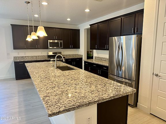 4th image of 2204 E OTTAWA Lane