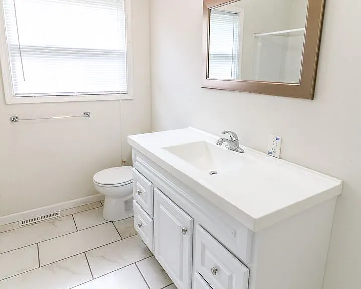 1425 Harry Rd — Photo 10