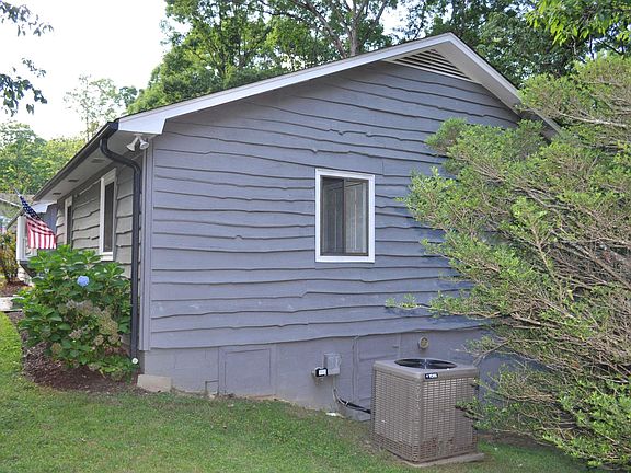 4th image of 685 Dogwood Trl