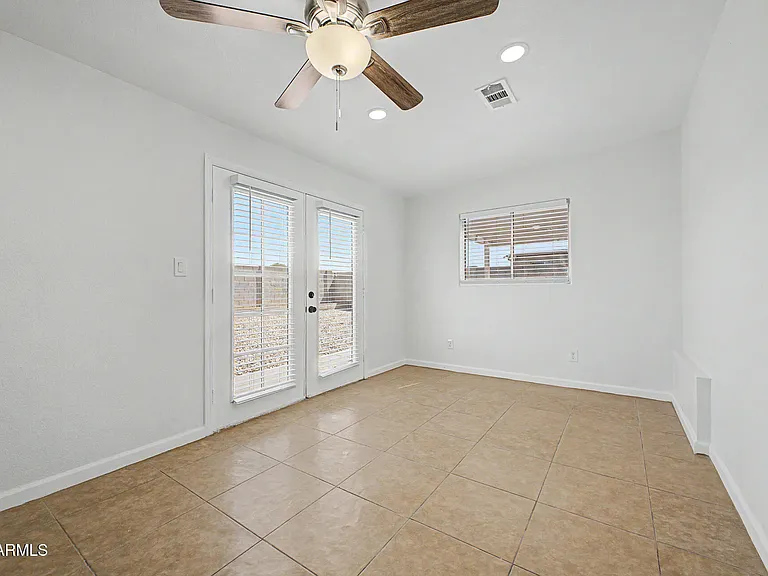 9010 W Griswold Rd — Photo 12