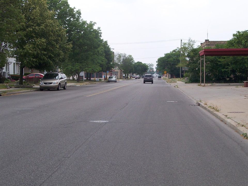 2nd image of 917 W Beardsley Ave