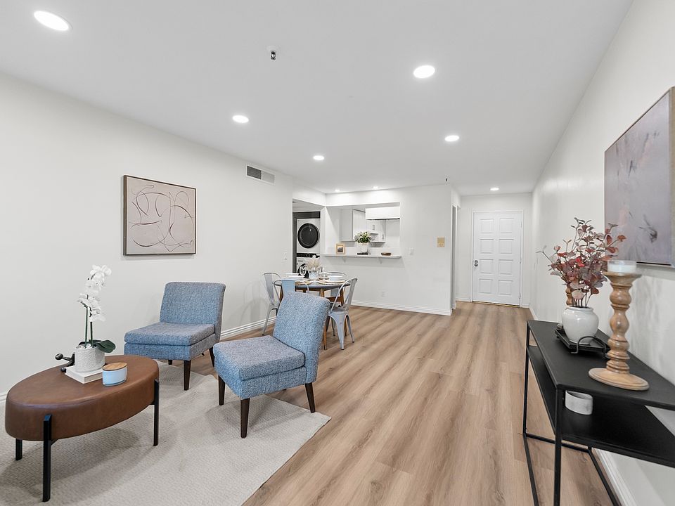 1st image of 116 Marmion Way APT 9