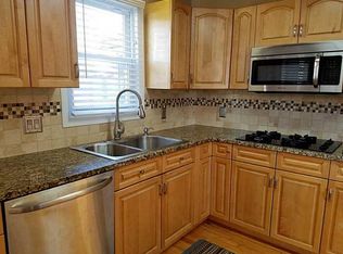 50 Weaver St, Cranston, RI 02920