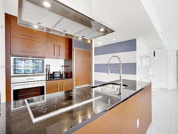 4th image of 495 Brickell Ave APT 2504