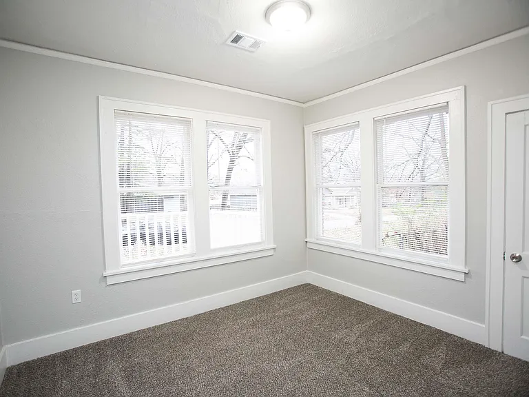 5219 W 29th St — Photo 15