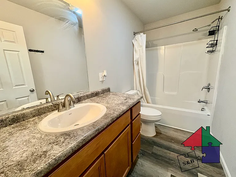 57 Green St #201 — Photo 23
