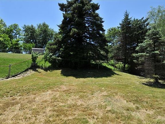 2nd image of 7706 Walnut Creek Dr