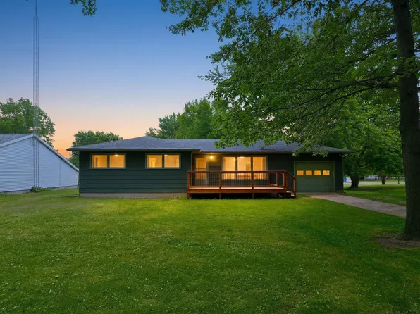904 W 9th St, Rochester, IN 46975