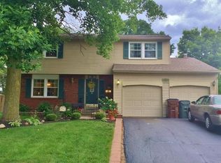 200 Northeast Cir, Englewood, OH