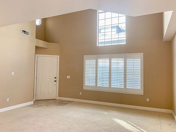 3rd image of 1472 Carrington Cir