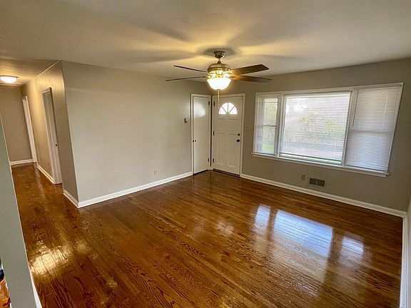 4th image of 403 Swanson St