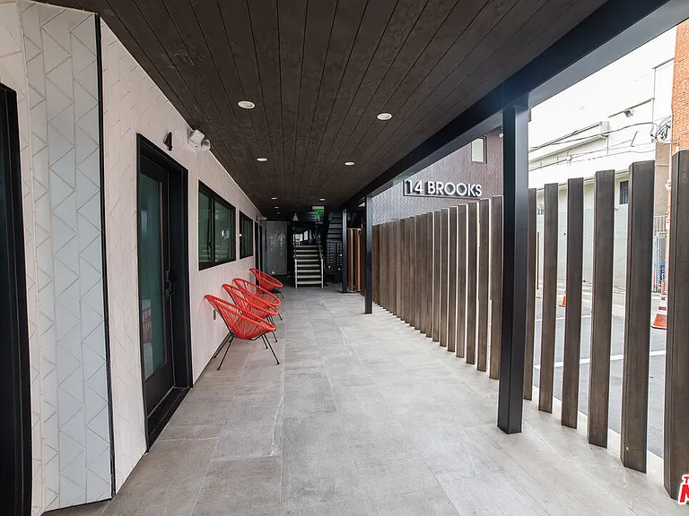 14 Brooks Ave #9 — Photo 28