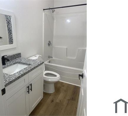 2nd image of 2130 W Chambers St #B