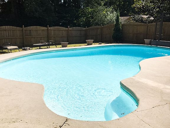 3rd image of 2316 NW Juniper Dr