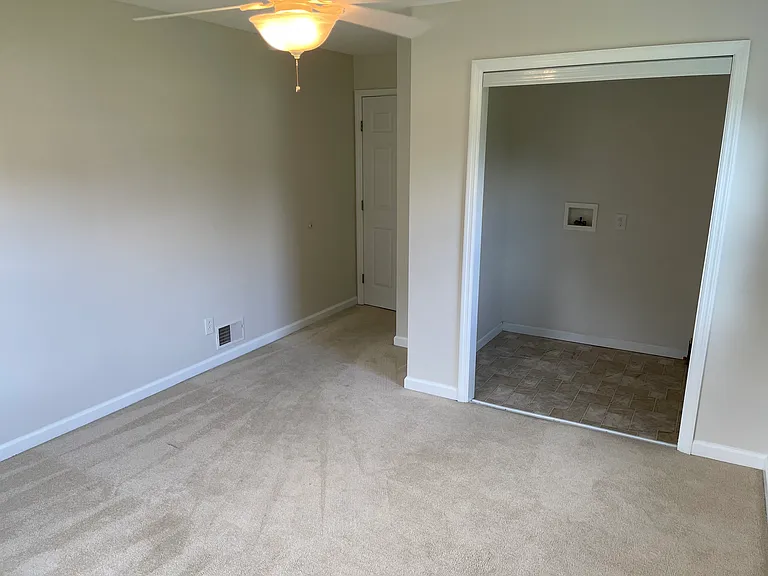 516 Esty St — Photo 18