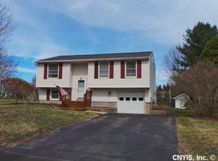 3694 Buttercup Ln, Baldwinsville, NY 13027