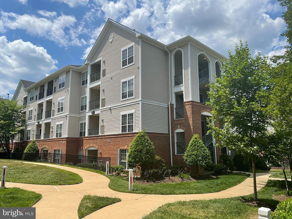 1st image of 4852 Eisenhower Ave Unit 336