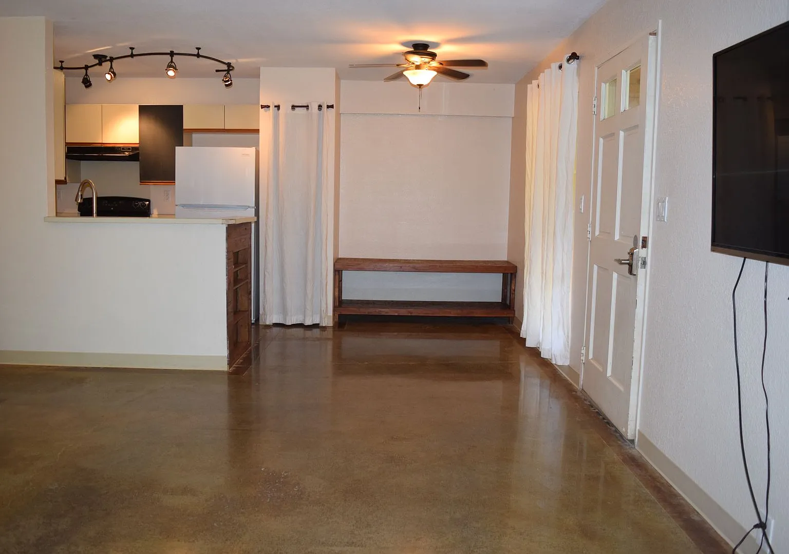 Kihei Villages ground floor unit with large yard and 2 parking stalls. Avail. Sept. 1st. — Photo 3