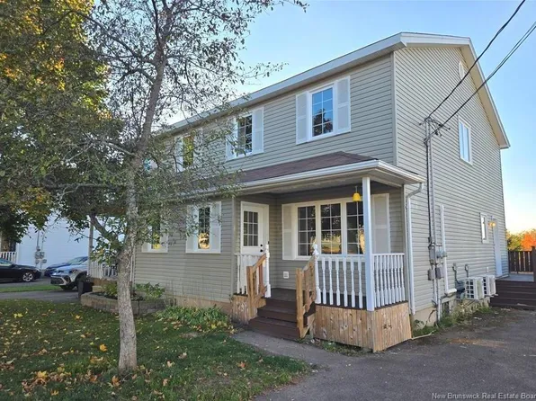 78 Palisade Dr, Moncton, NB E1A 5K2