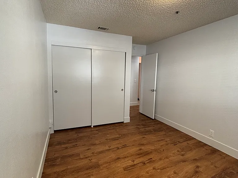 1045 Southbrook Dr #C — Photo 9