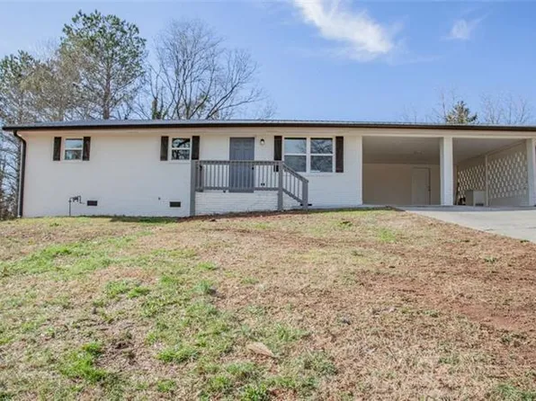 226 Lipham St, Bowdon, GA 30108