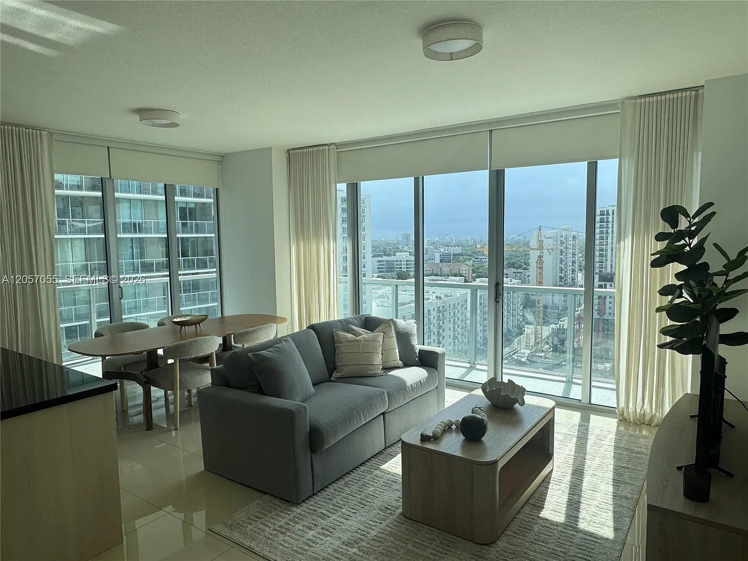 Axis On Brickell — Photo 1