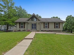 3611 NE Chapel Dr, Lees Summit, MO 64064