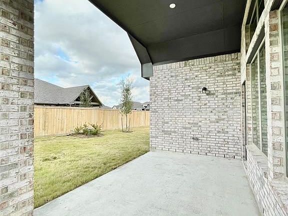 4th image of 18502 Wolf Mountain Ln