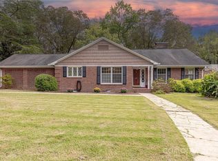 810 Regency Dr, Charlotte, NC 28211