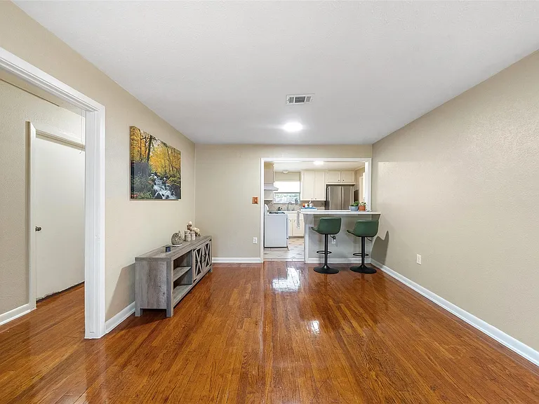 1105 Thomas Ave — Photo 9